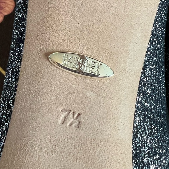 NIB Badgley Mischka Viví Peep Toe Sock Bootie Heels-Size 7.5 - Picture 6 of 7